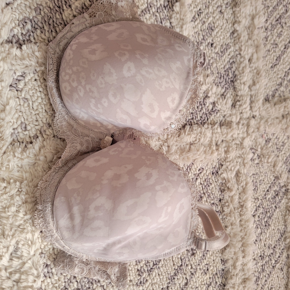 Victoria's Secret Soft Pink Lace Bra